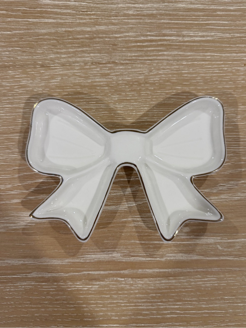 NWOT White Ceramic Bow Trinket Dish with Gold Trim